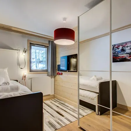 Spacieux A Avec Sauna, Proche Des Pistes - Fr-1-562-12 * Courchevel